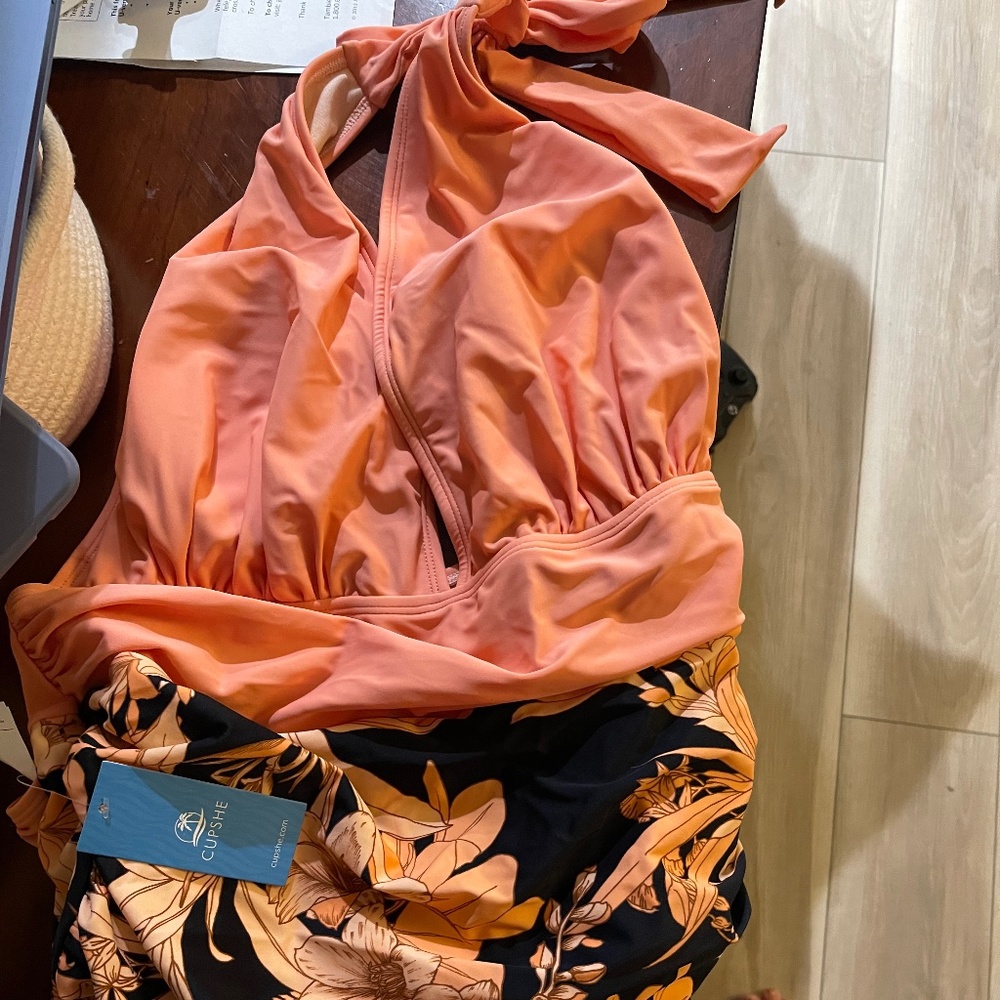 Cupshe halter swimsuit